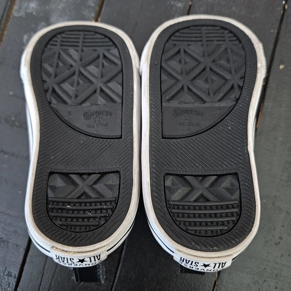 Converse Toddler 5 Black Leather Sneakers Shoes Lace Up  Bump Toe Baby Boy Girl